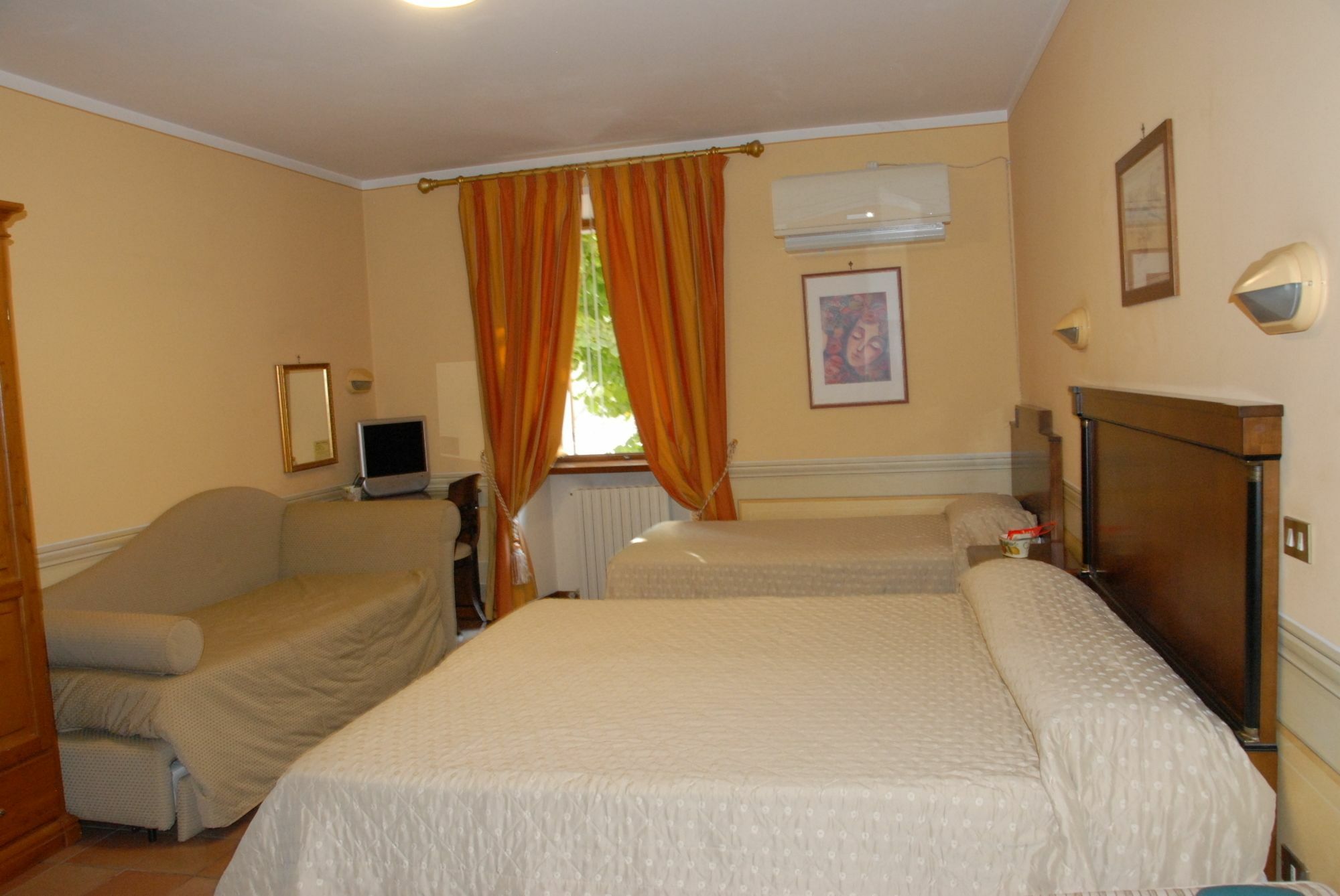 Hotel Il Panciolle à Spolète Extérieur photo